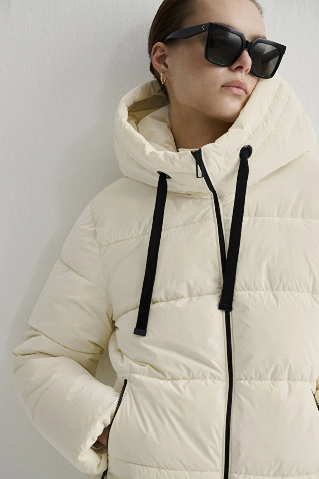 Kapüşonlu Ekru Şişme Mont