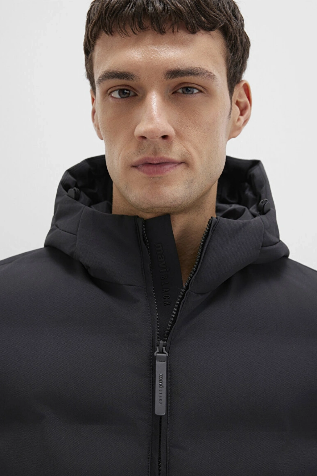 Kapüşonlu Siyah Şişme Yelek