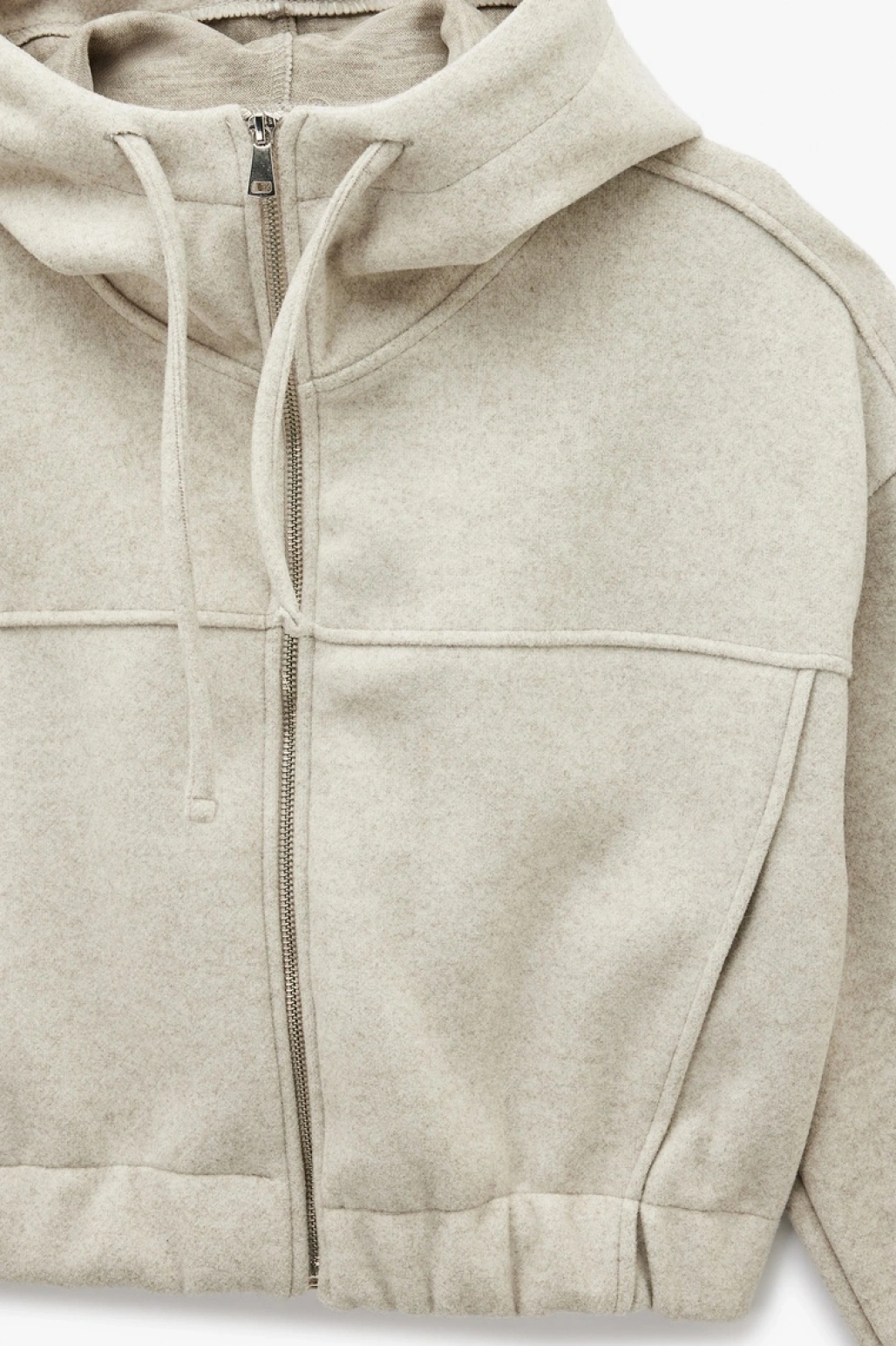 Kapüşonlu Uzun Kollu Fermuarlı Crop Ceket2599,99