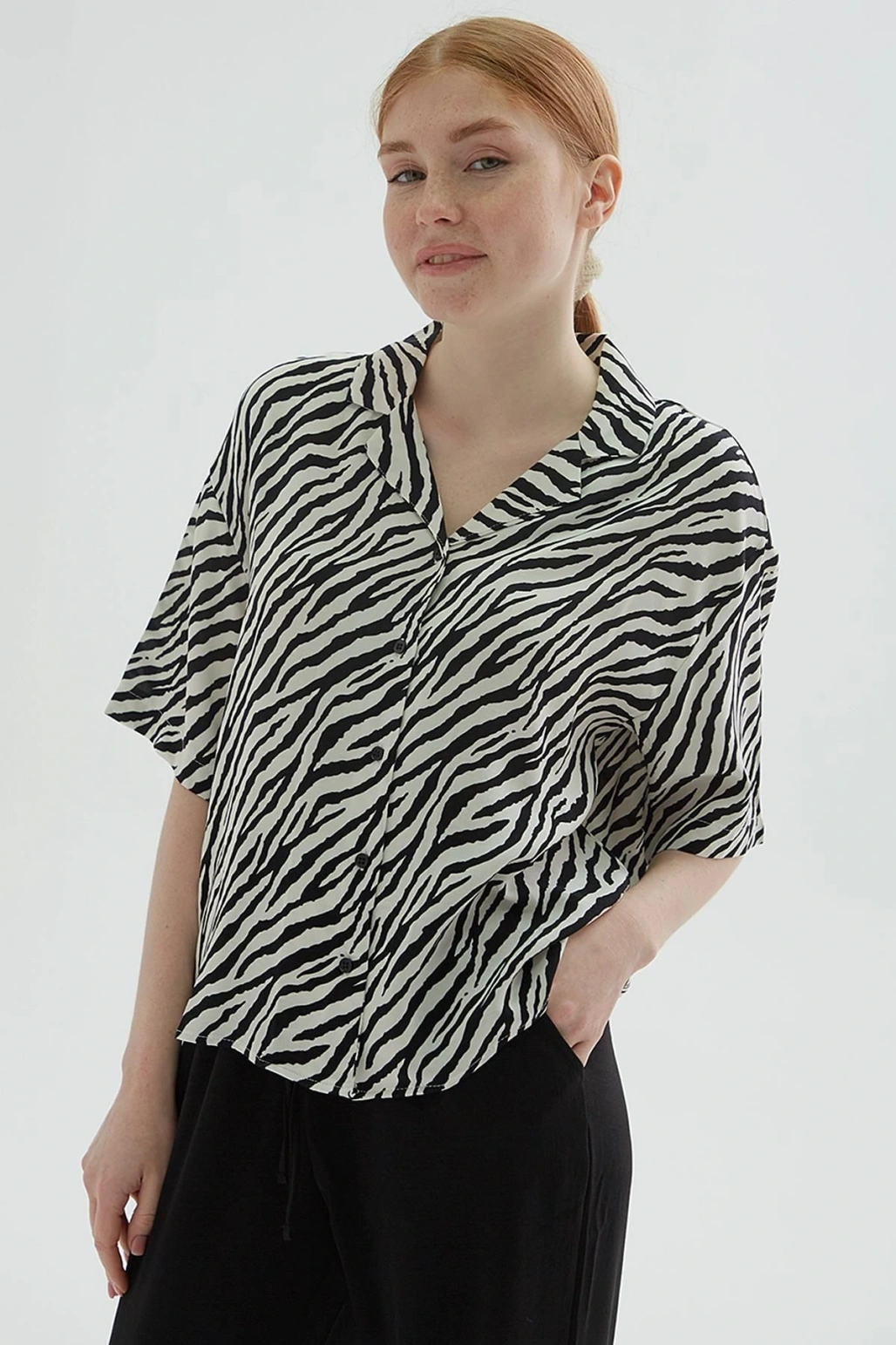 Kısa Kollu Gömlek Siyah