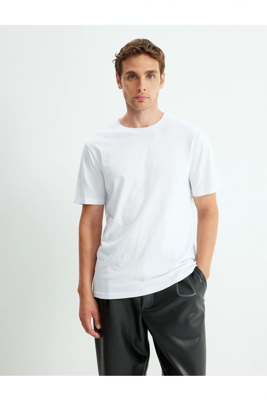 Kısa Kollu Pamuklu Bisiklet Yaka Basic Tişört