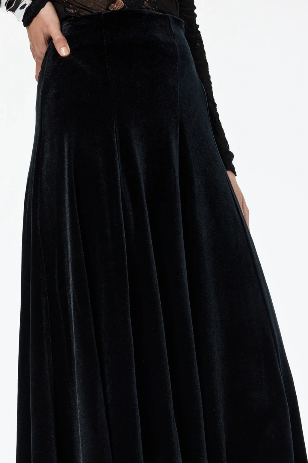 Kloş Kesim Simli Midi Kadife Etek