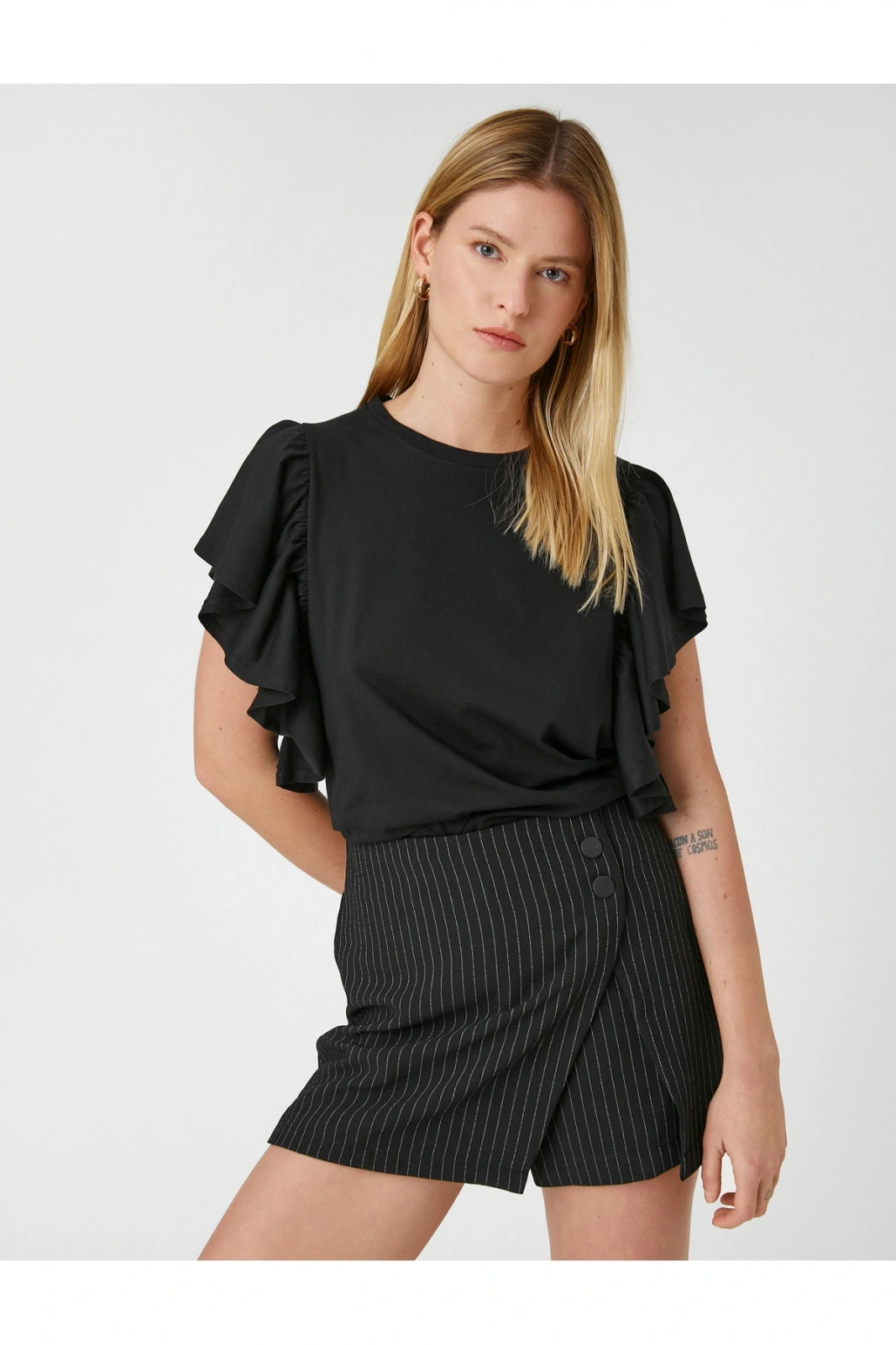 Kolları Volanlı Tişört Bisiklet Yaka Pamuklu