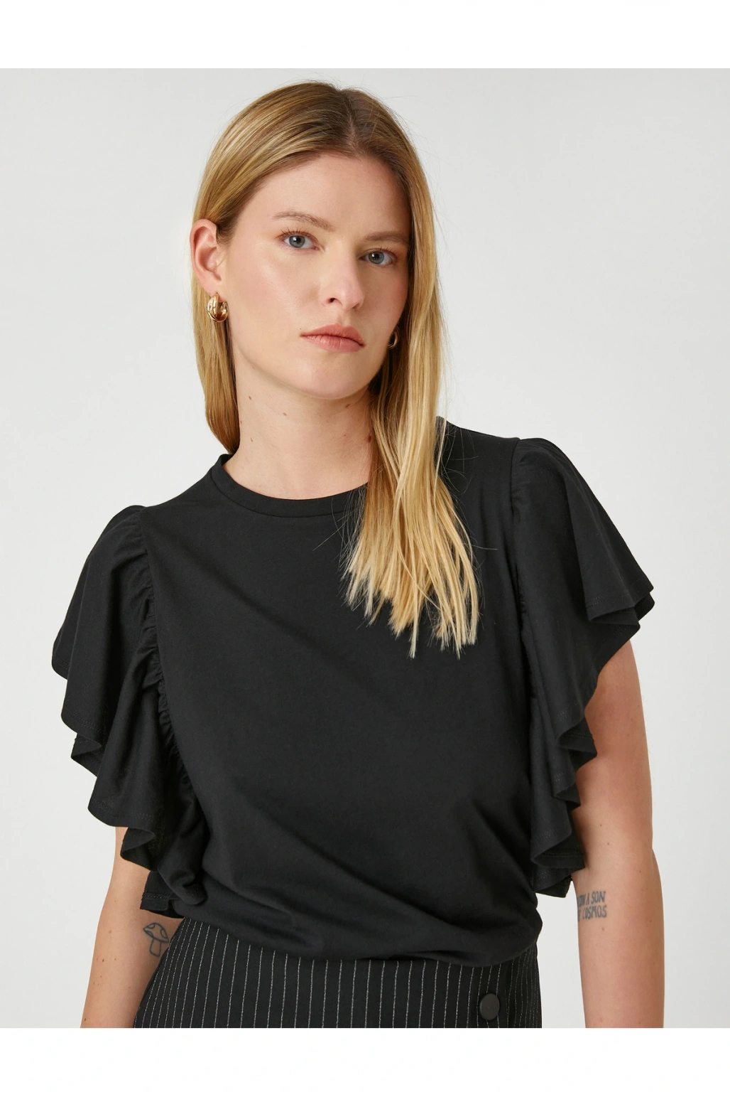 Kolları Volanlı Tişört Bisiklet Yaka Pamuklu