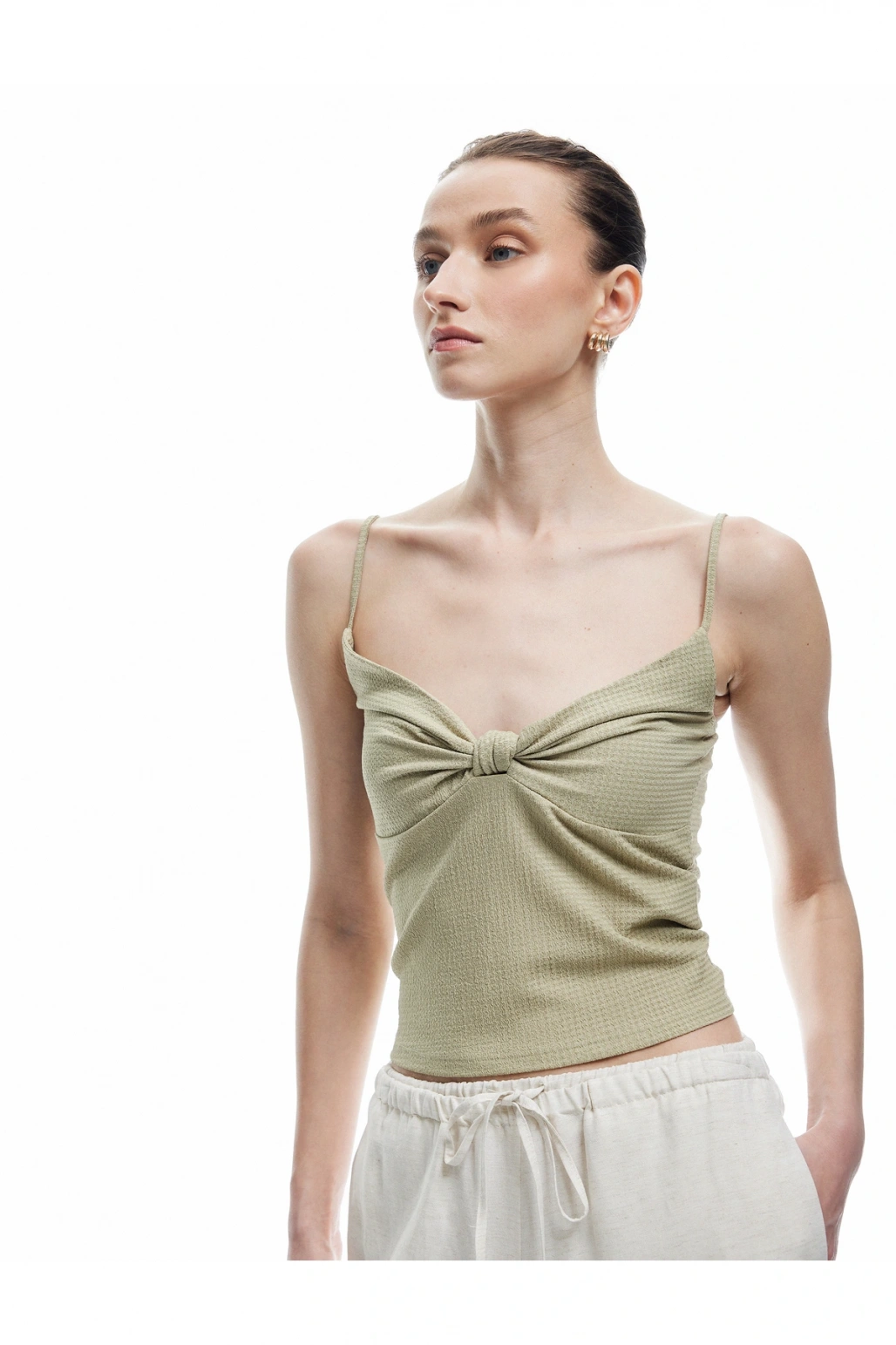 Kolsuz Düğüm Detaylı İnce Askılı Bluz