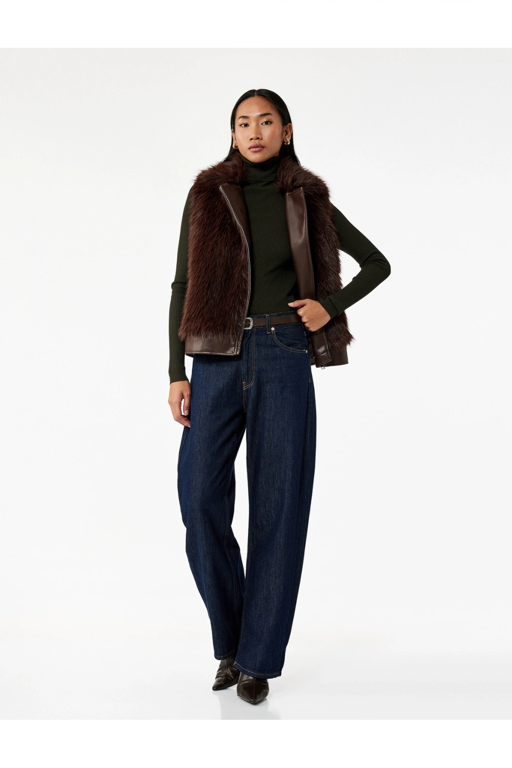 Koton Kolsuz Fermuarlı Cepli Crop Suni Kürk Yelek