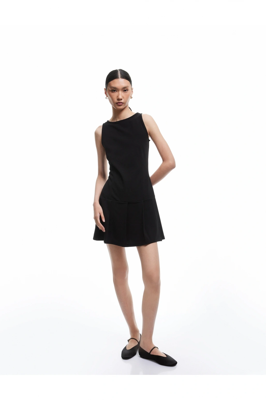 Krep Scuba Kumaş Kolsuz Bisiklet Yaka Mini Pileli Elbise