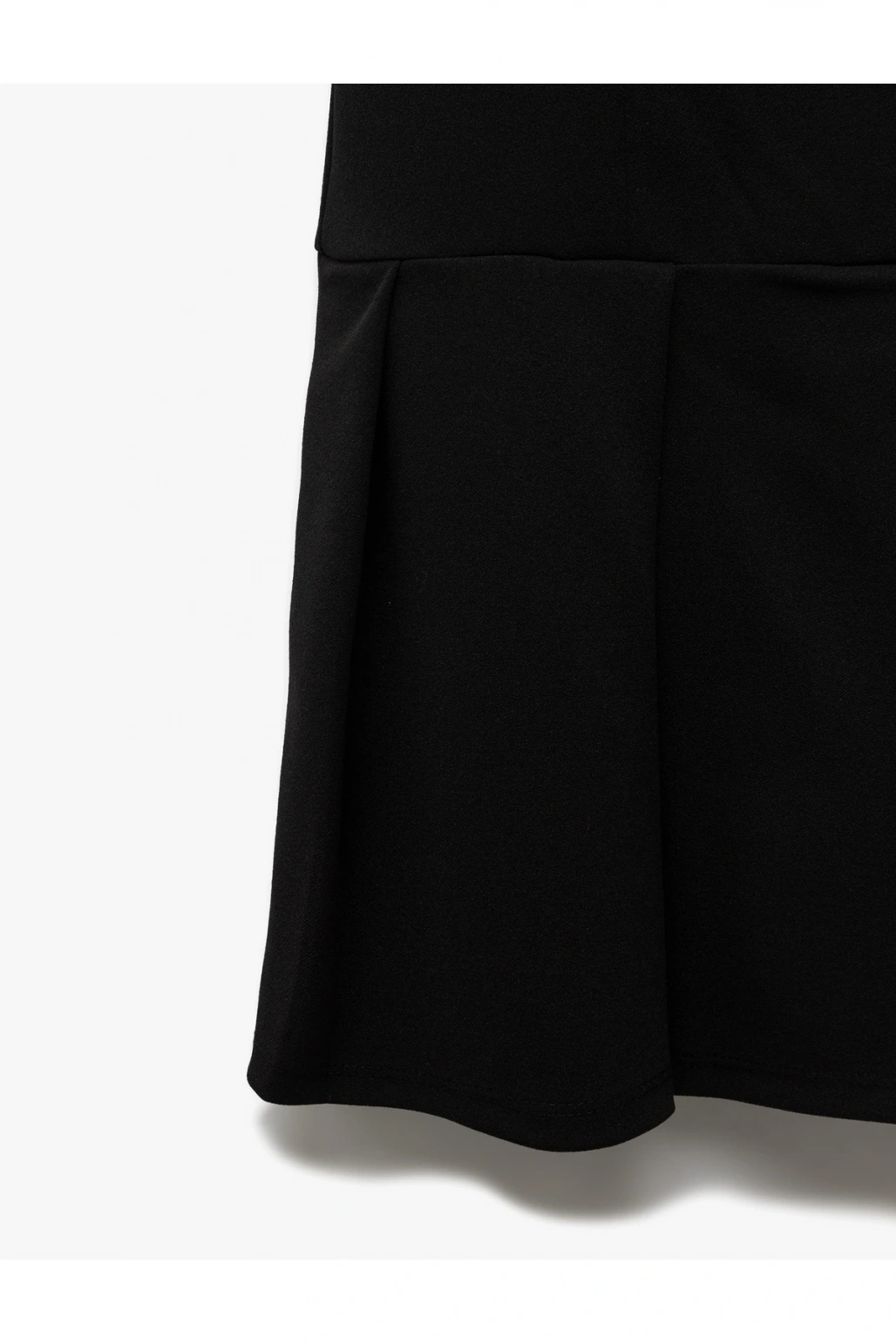 Krep Scuba Kumaş Kolsuz Bisiklet Yaka Mini Pileli Elbise