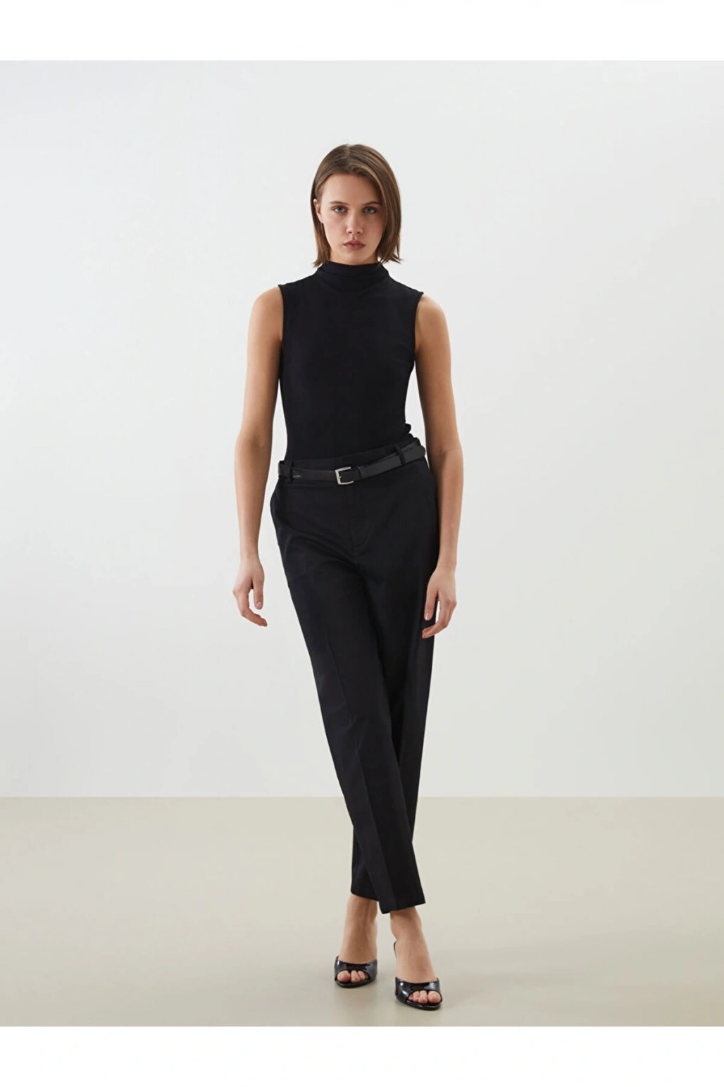 LCW Beli Kemerli Havuç Kesim Kadın Pantolon