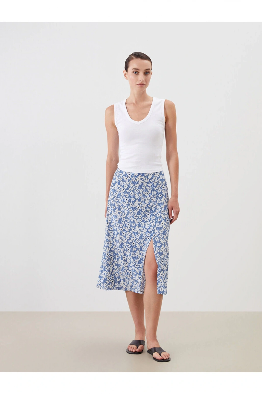 LCW Beli Lastikli Çiçekli Yırtmaçlı Etek