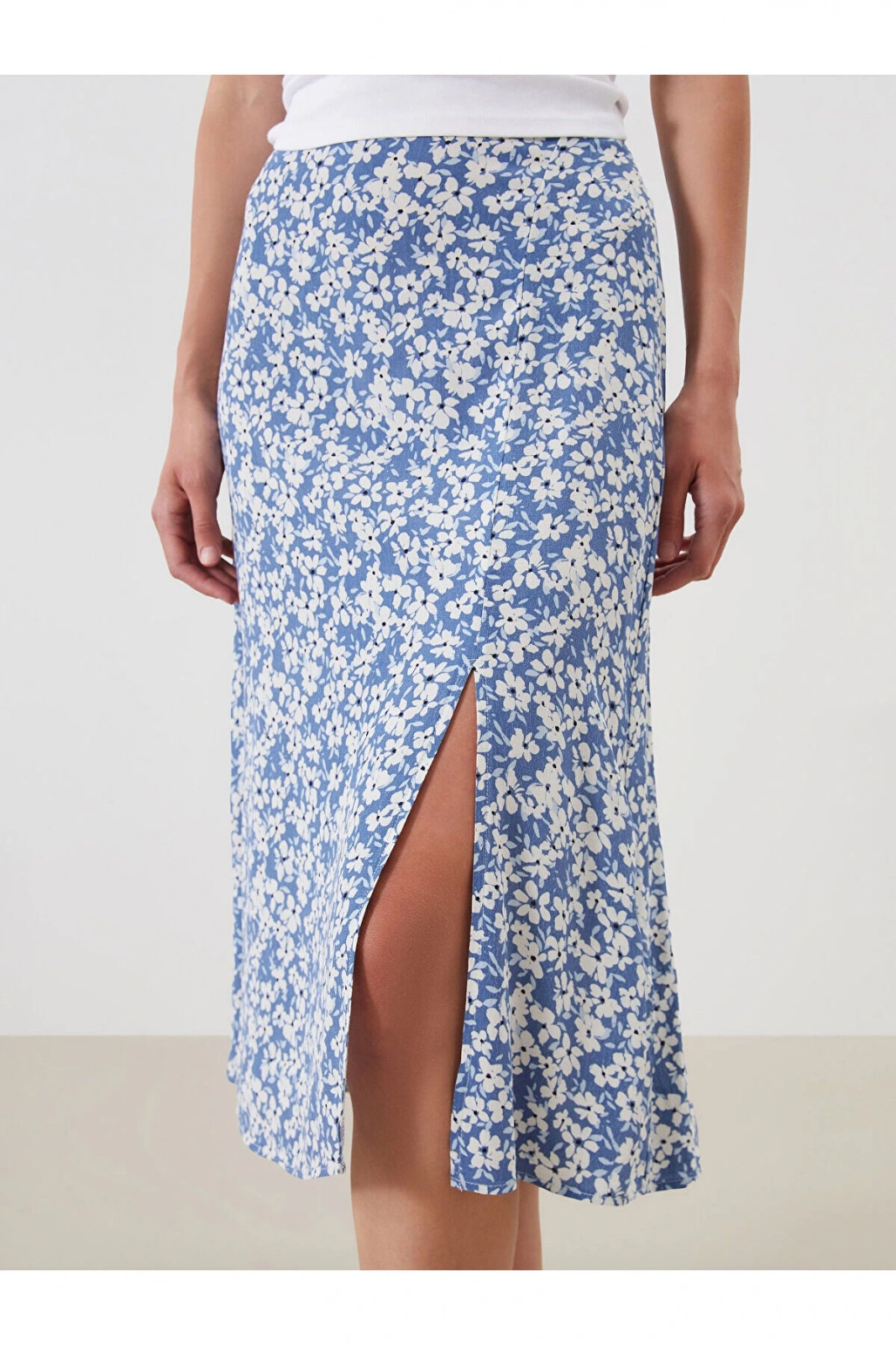 LCW Beli Lastikli Çiçekli Yırtmaçlı Etek