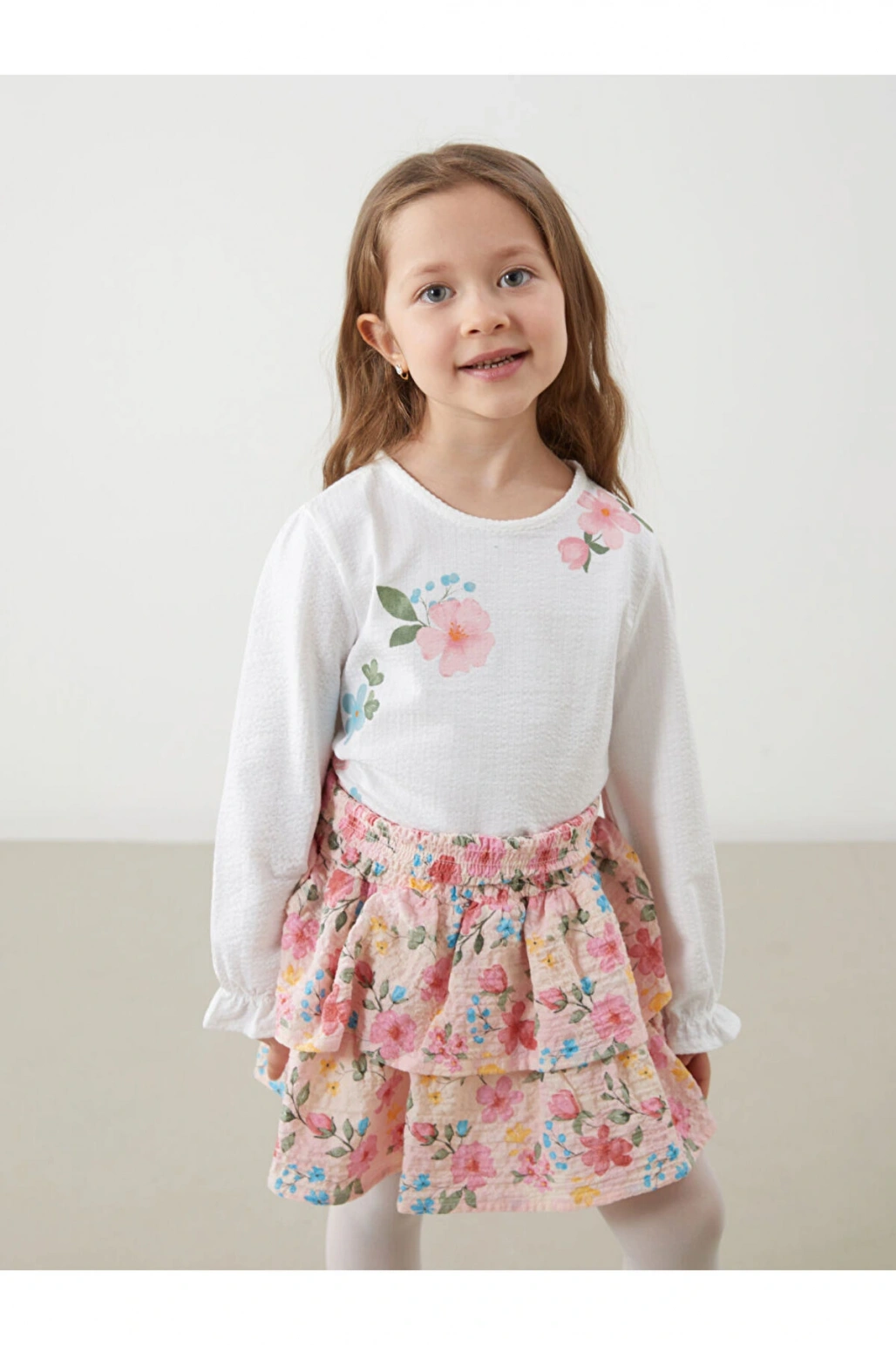 LCW Bisiklet Yaka Çiçekli Kız Çocuk Tişört