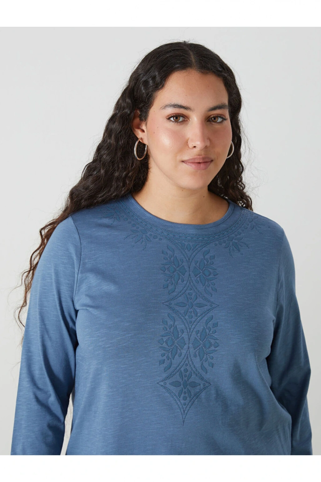 LCW Bisiklet Yaka Nakışlı Kadın Bluz