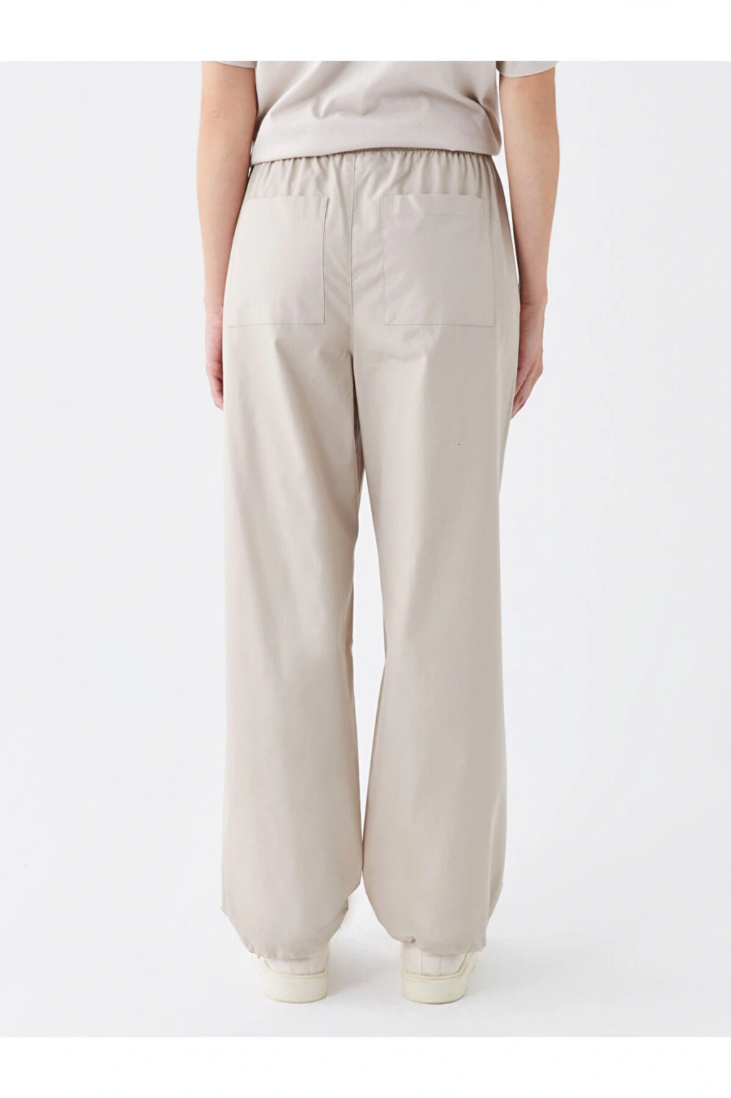 LCW Casual Kadın Beli Lastikli Düz Paraşüt Pantolon