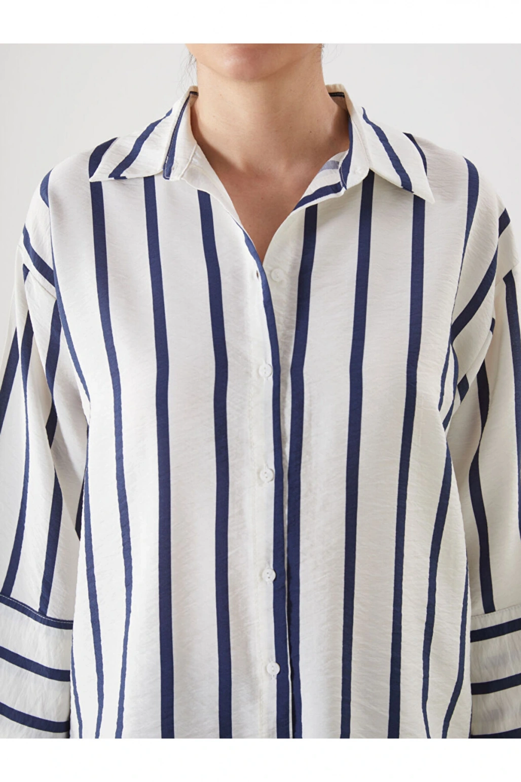 LCWAIKIKI Classic Indigo Çizgili Oversize Kadın Gömlek