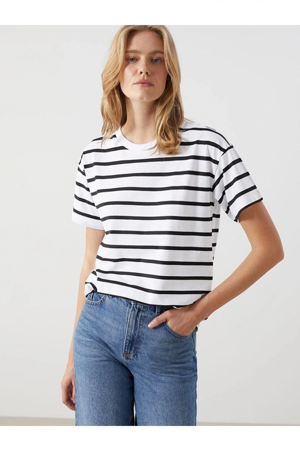 LCW Comfort Bisiklet Yaka Çizgili Kadın Tişört