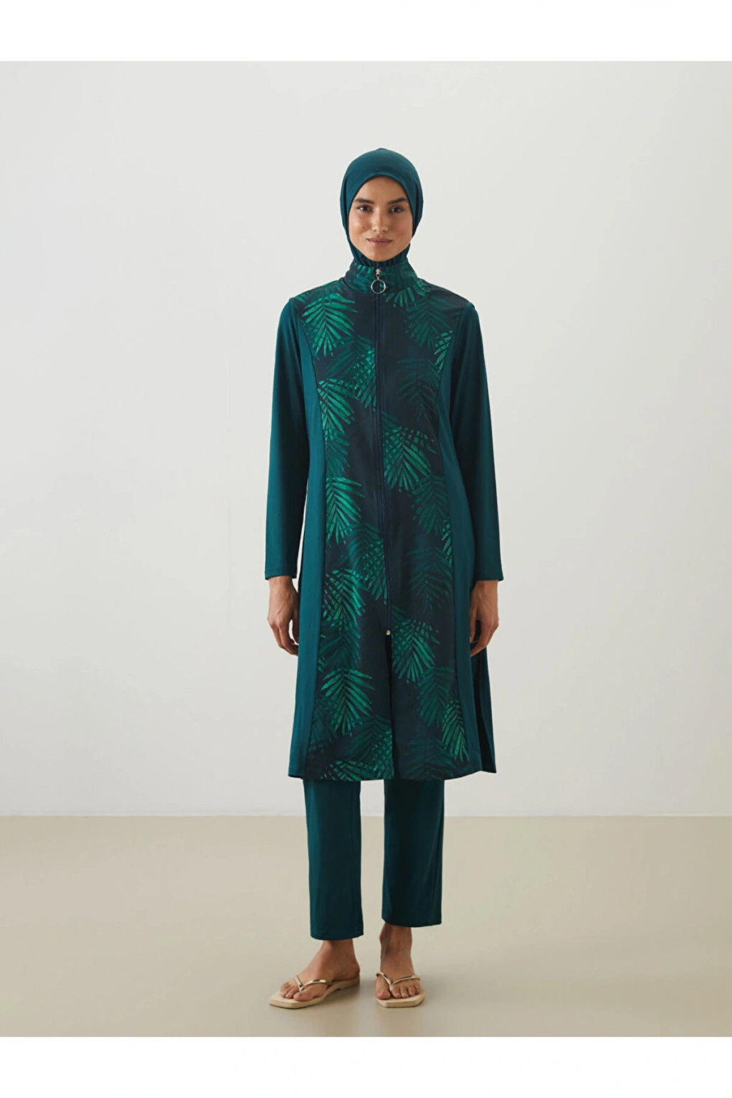 LCW Dik Yaka Çiçekli Kadın Tesettür Mayo Takımı