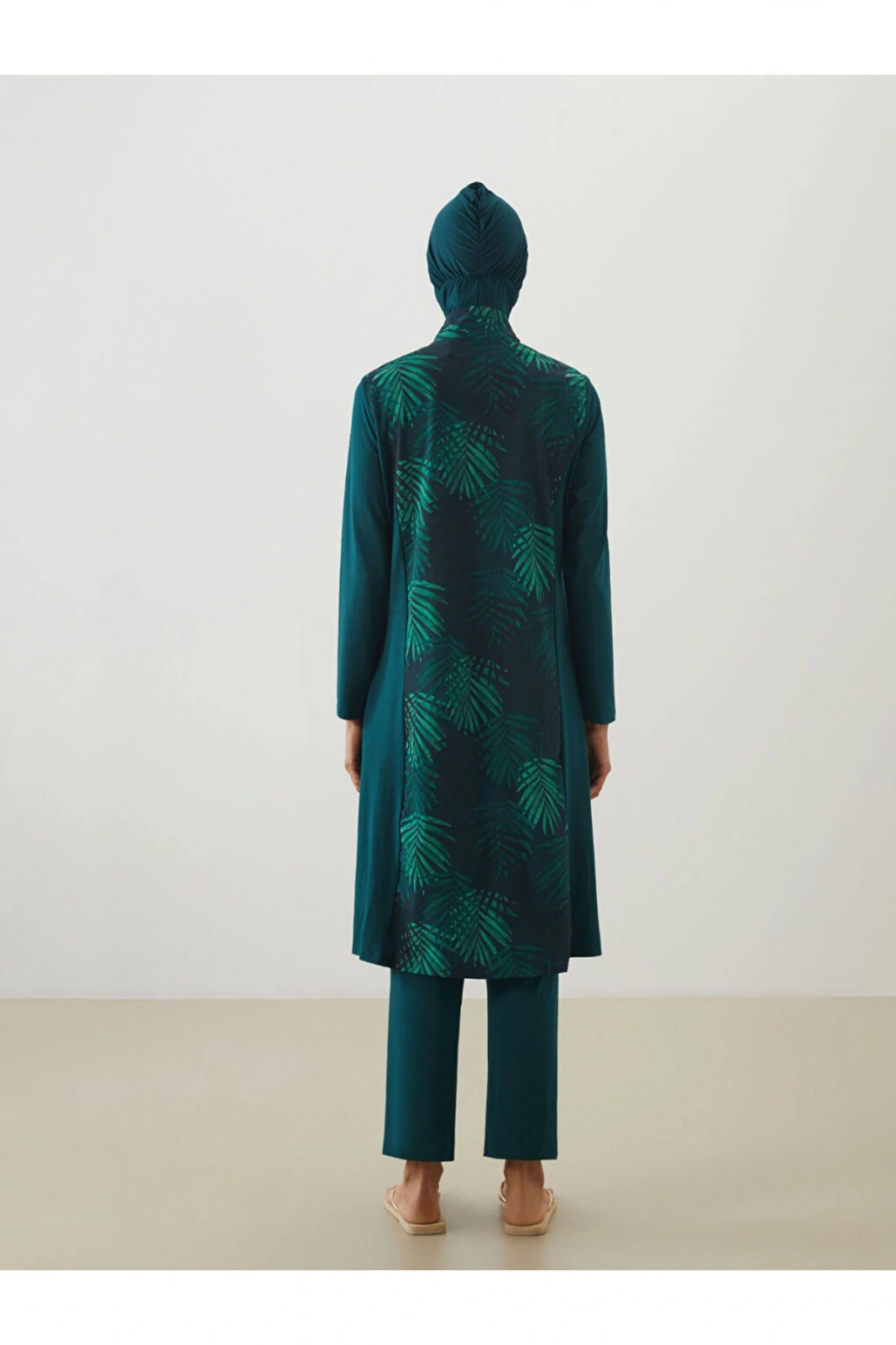 LCW Dik Yaka Çiçekli Kadın Tesettür Mayo Takımı