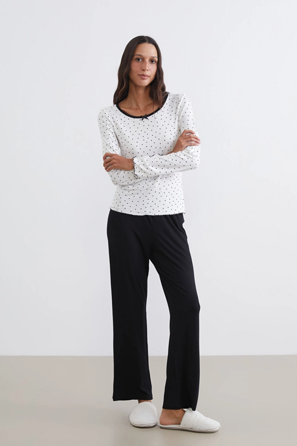 LCW DREAM Siyah Bisiklet Yaka Puantiyeli Kadın Pijama Takım