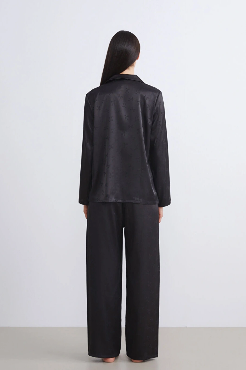 LCW DREAM Siyah Gömlek Yaka Fiyonklu Saten Kadın Pijama Takımı