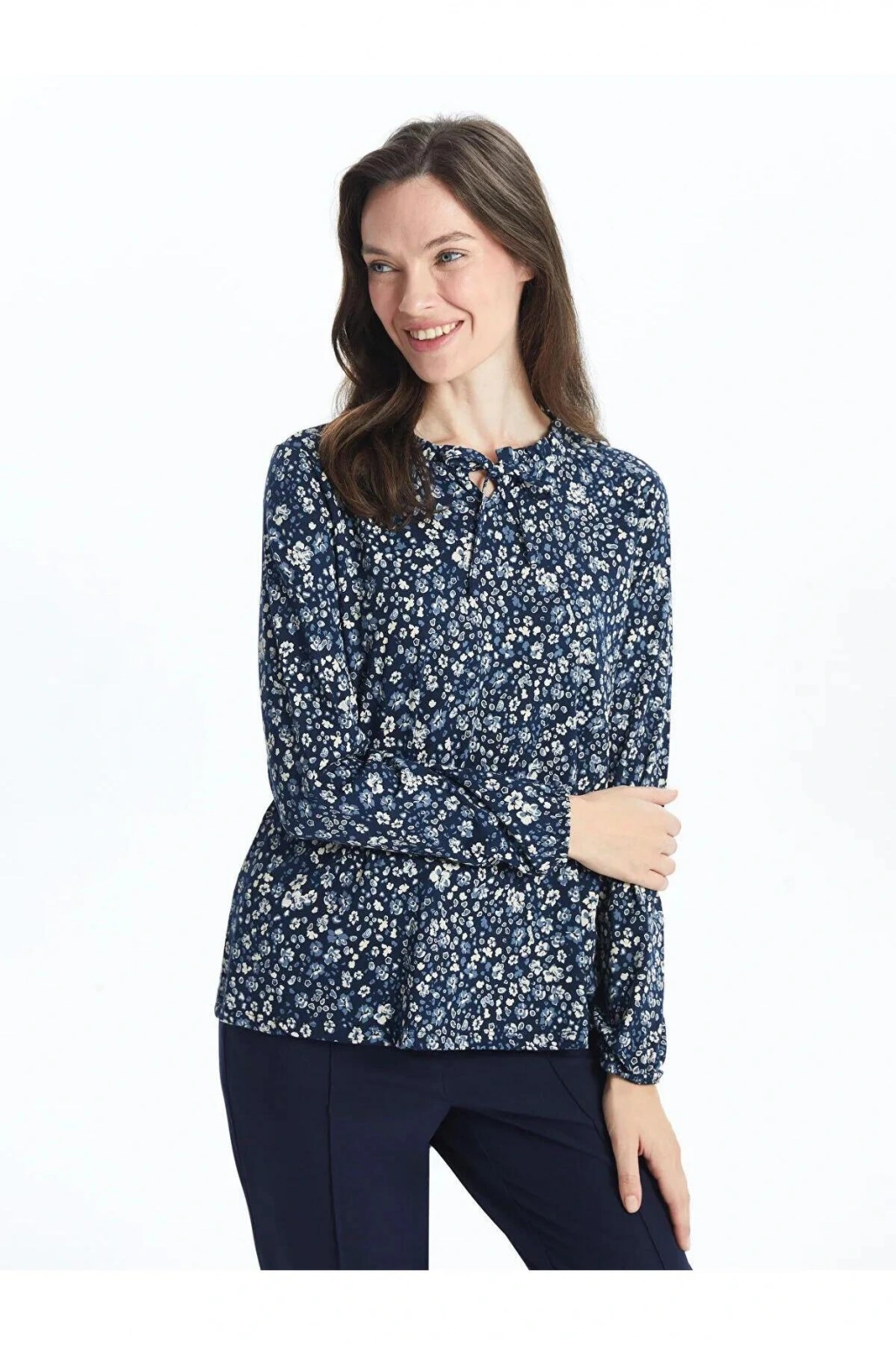 LCW Grace Bağlamalı Yaka Desenli Kadın Bluz (W5)