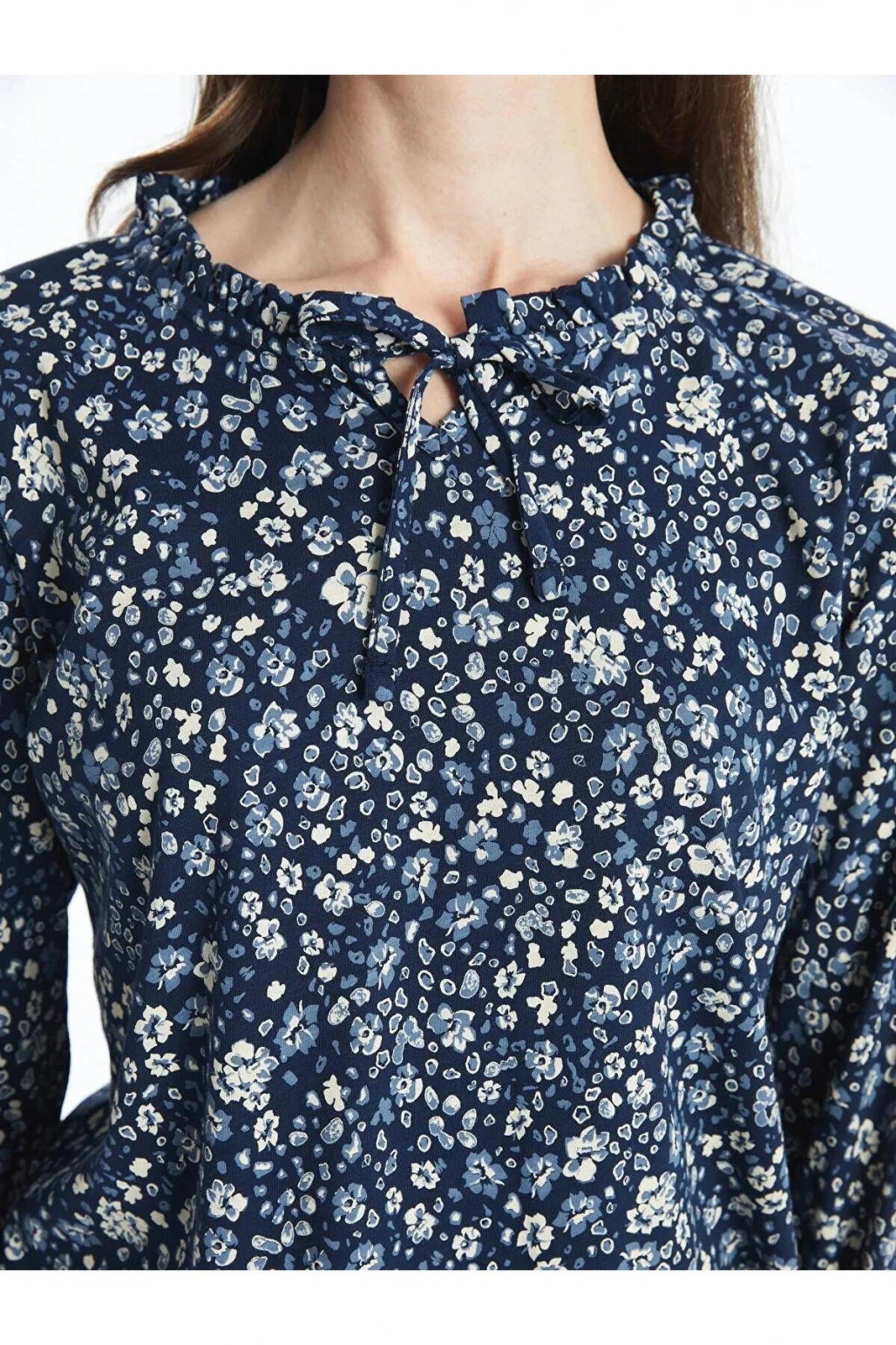 LCW Grace Bağlamalı Yaka Desenli Kadın Bluz (W5)