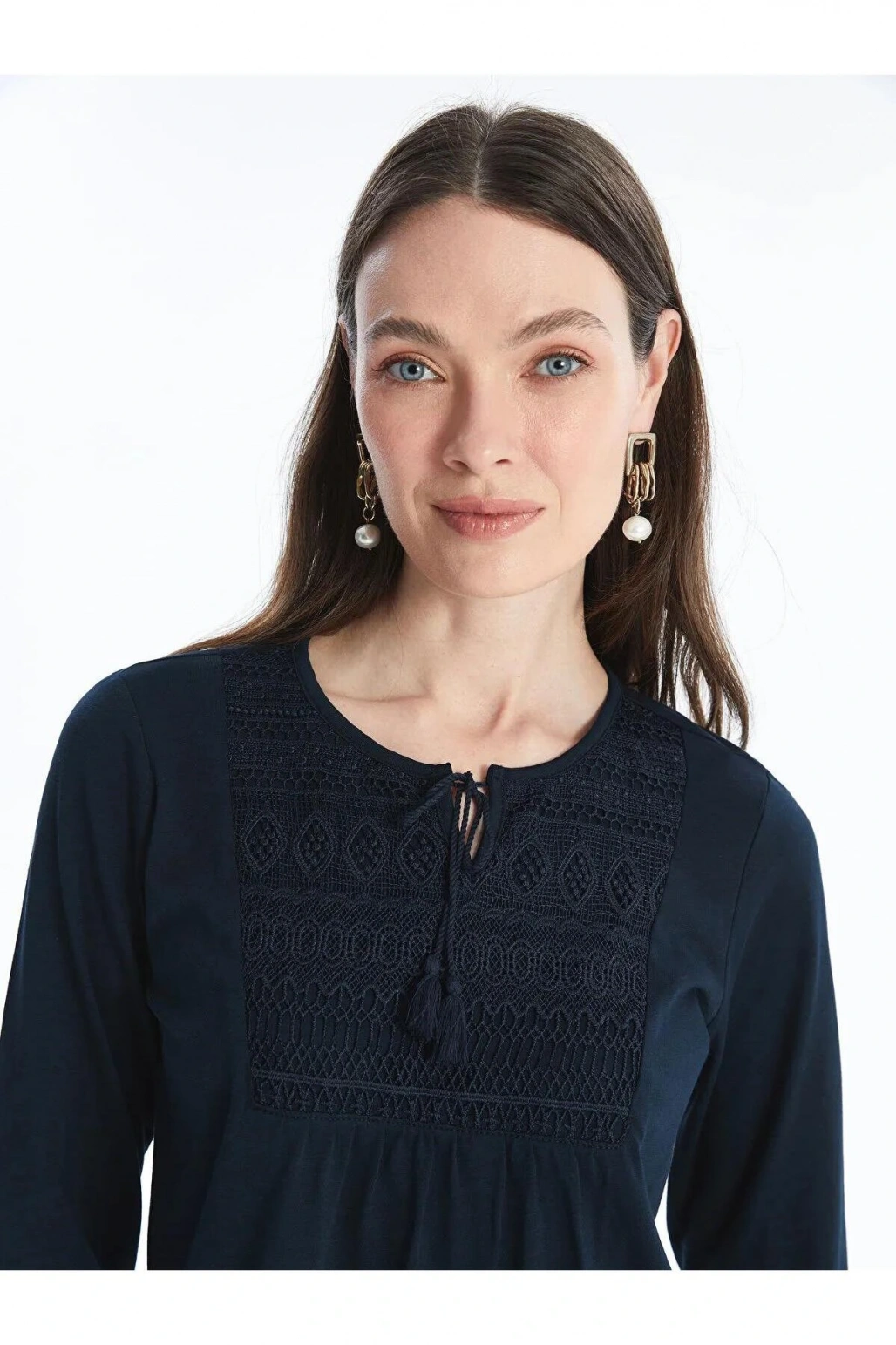 LCW Grace Bağlamalı Yaka Nakışlı Bluz (W5)