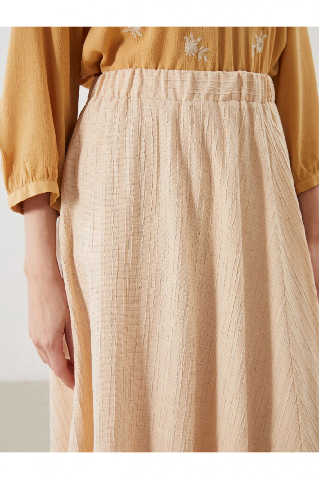 LCW Grace Bej Beli Lastikli Dokulu A Kesim Etek