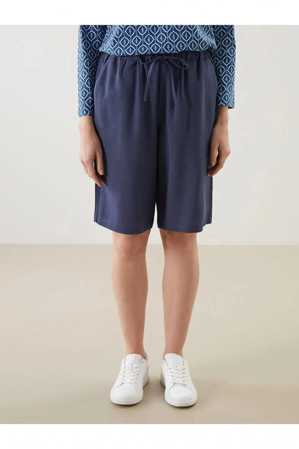 LCW Grace Indigo Beli Lastikli Keten Karışımlı Kadın Şort