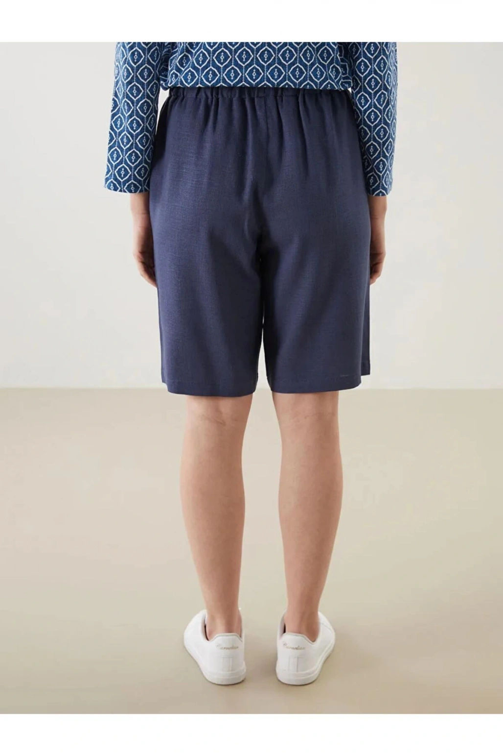 LCW Grace Indigo Beli Lastikli Keten Karışımlı Kadın Şort