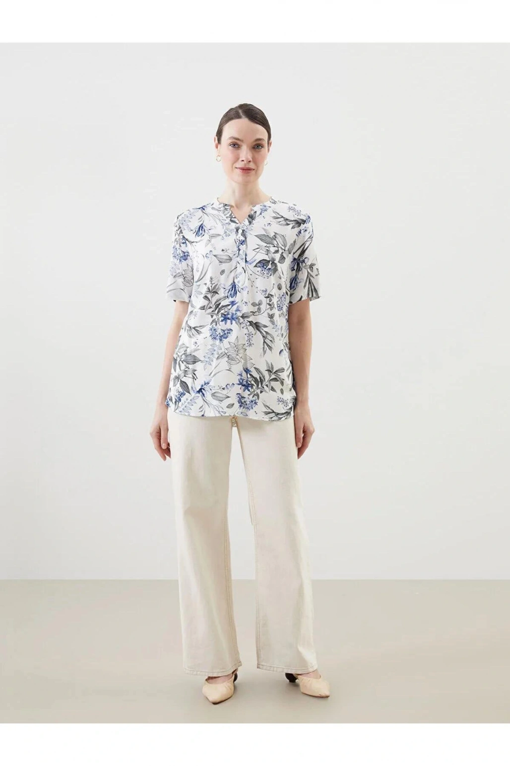 LCW Grace Kaçık Yaka Çiçekli Düğmeli Kadın Bluz