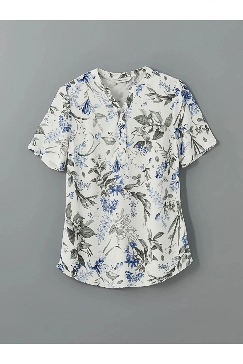 LCW Grace Kaçık Yaka Çiçekli Düğmeli Kadın Bluz