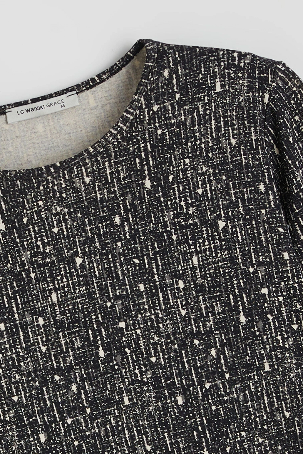 LCW Grace Siyah Bisiklet Yaka Desenli Bluz