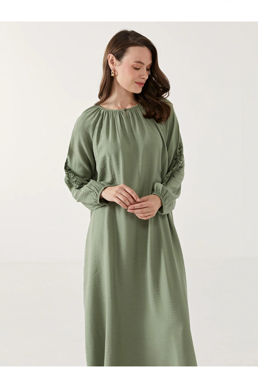 LCW Grace Yeşil Bisiklet Yaka Çiçek Nakışlı Kadın Elbise