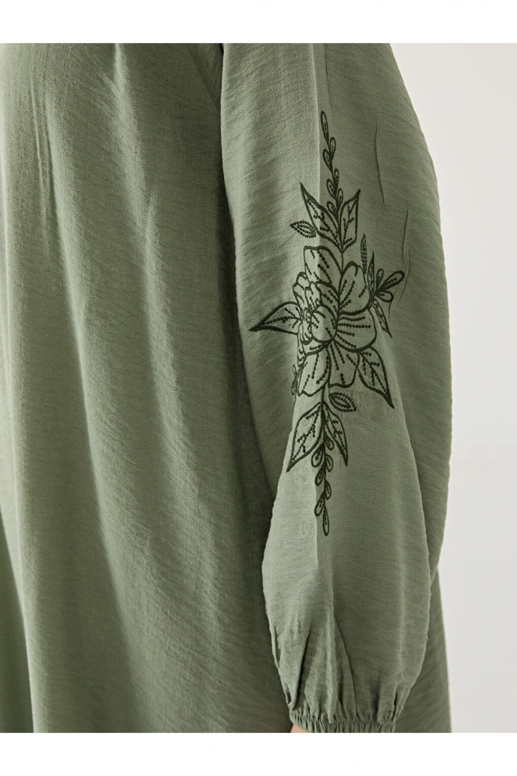 LCW Grace Yeşil Bisiklet Yaka Çiçek Nakışlı Kadın Elbise