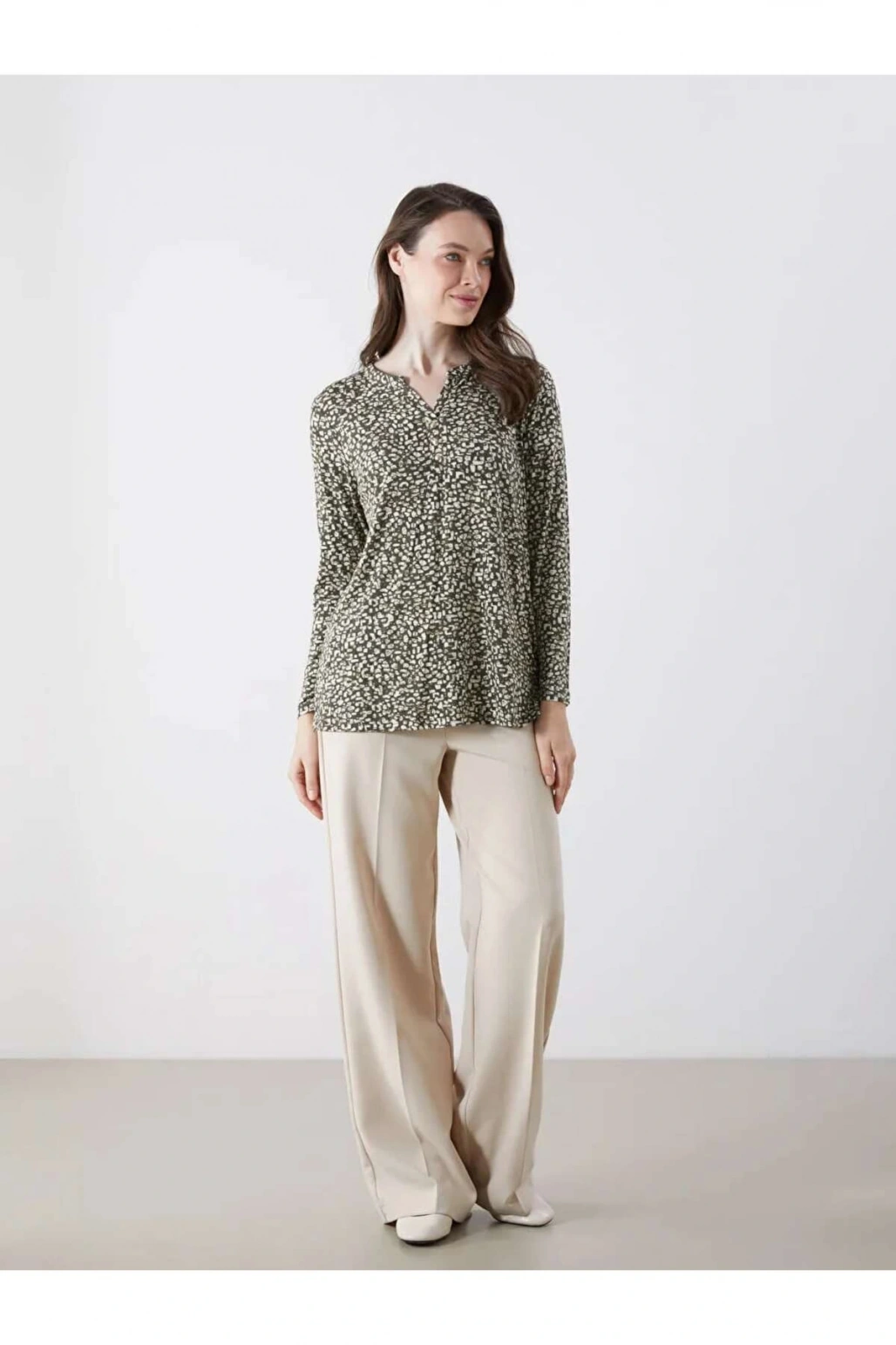 LCW Grace Yeşil Kaçık Yaka Desenli Bluz