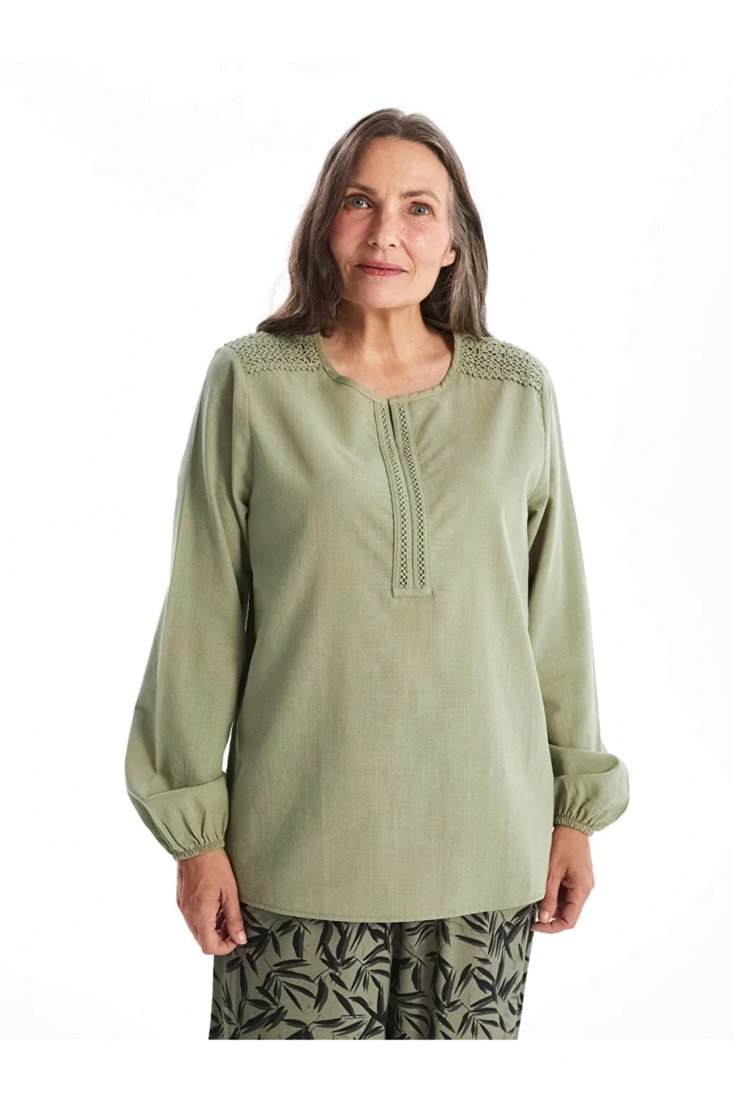 LCW Grace Açık Yeşil Kaçık Yaka Nakışlı Uzun Kollu Kadın Bluz