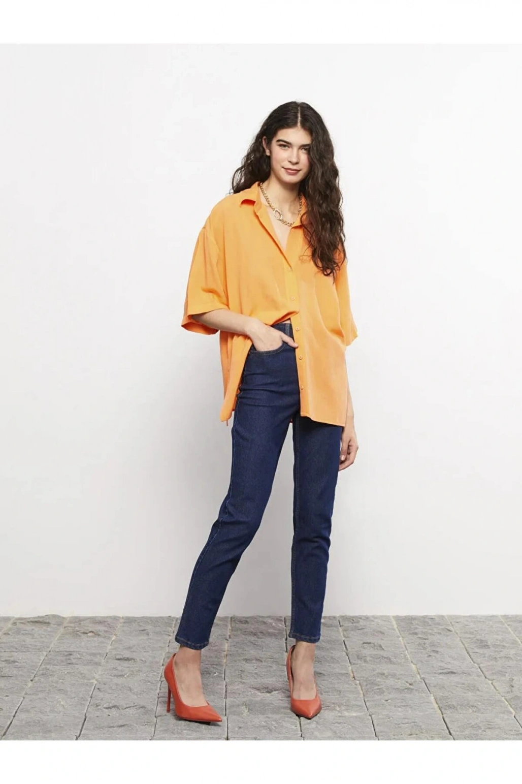 LCW Jeans İndigo Yüksek Bel Mom Fit Düz Cep Detaylı Kadın Rodeo Jean Pantolon