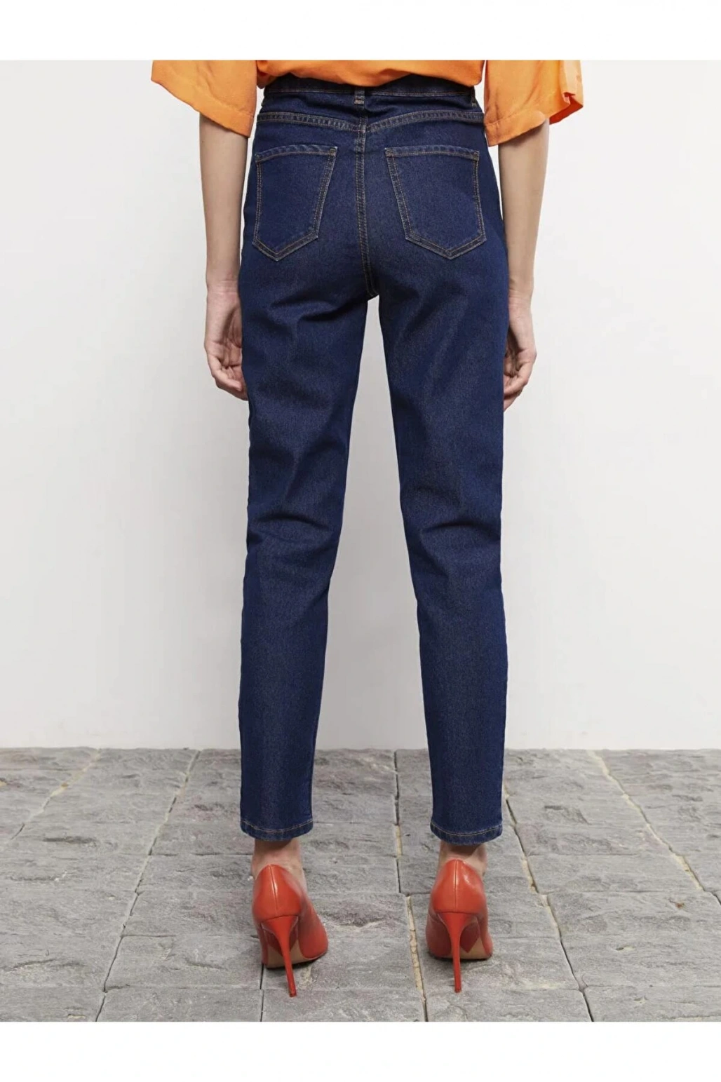 LCW Jeans İndigo Yüksek Bel Mom Fit Düz Cep Detaylı Kadın Rodeo Jean Pantolon