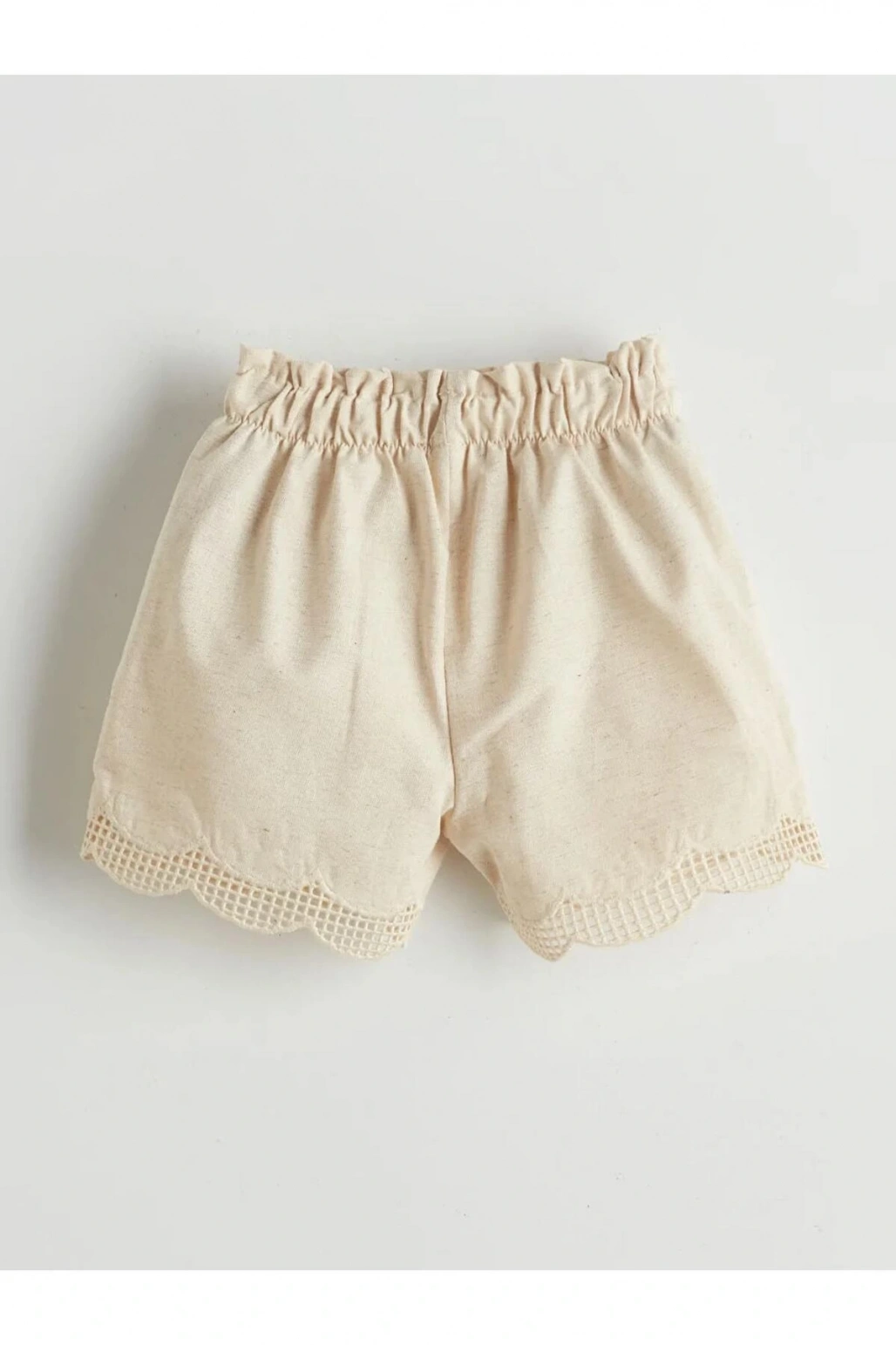 LCW Kids Bej Beli Lastikli Nakışlı Kız Çocuk Şort