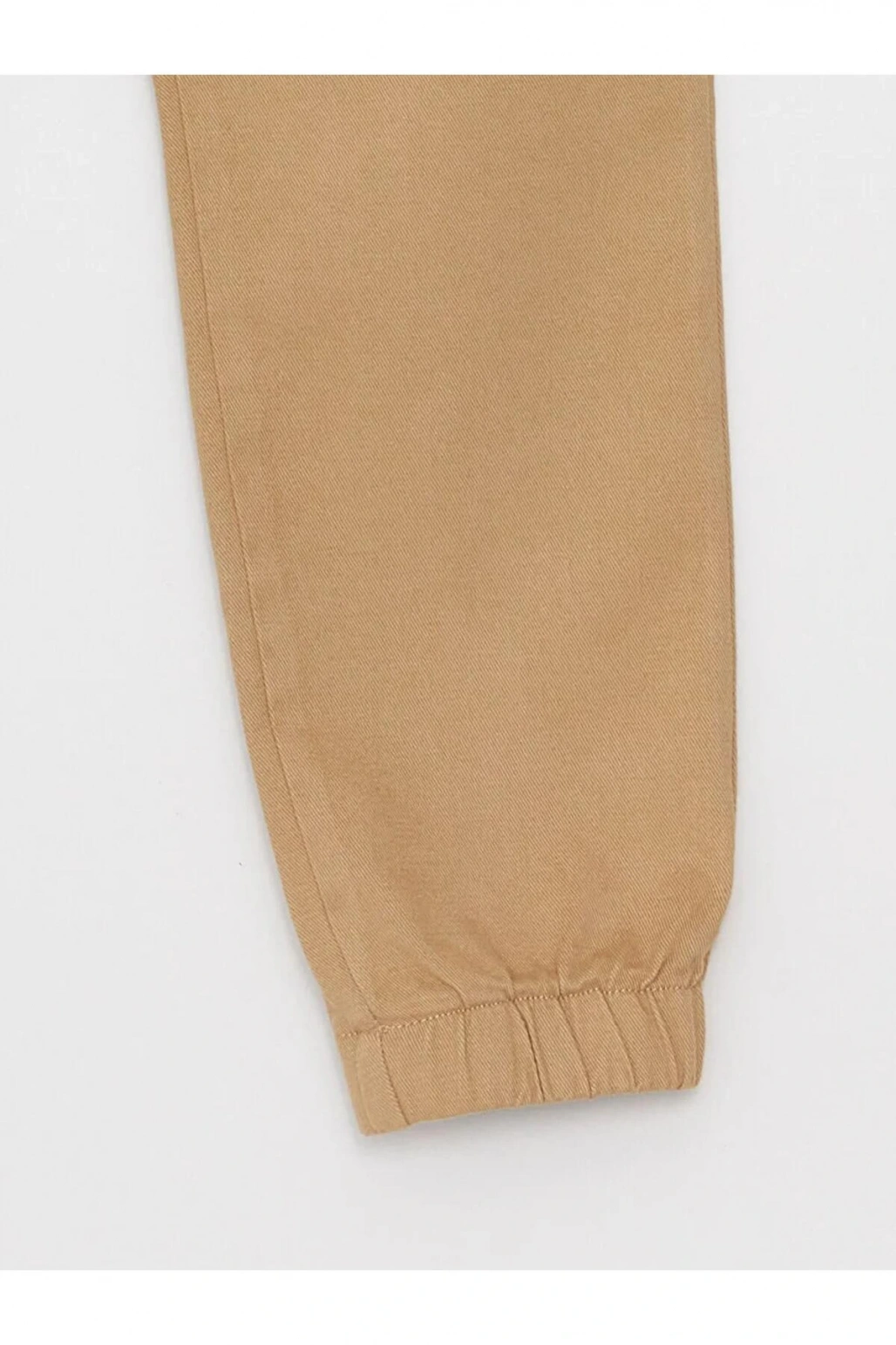 LCW Kids Bej Rahat Kalıp Beli Lastikli Erkek Çocuk Jogger Pantolon