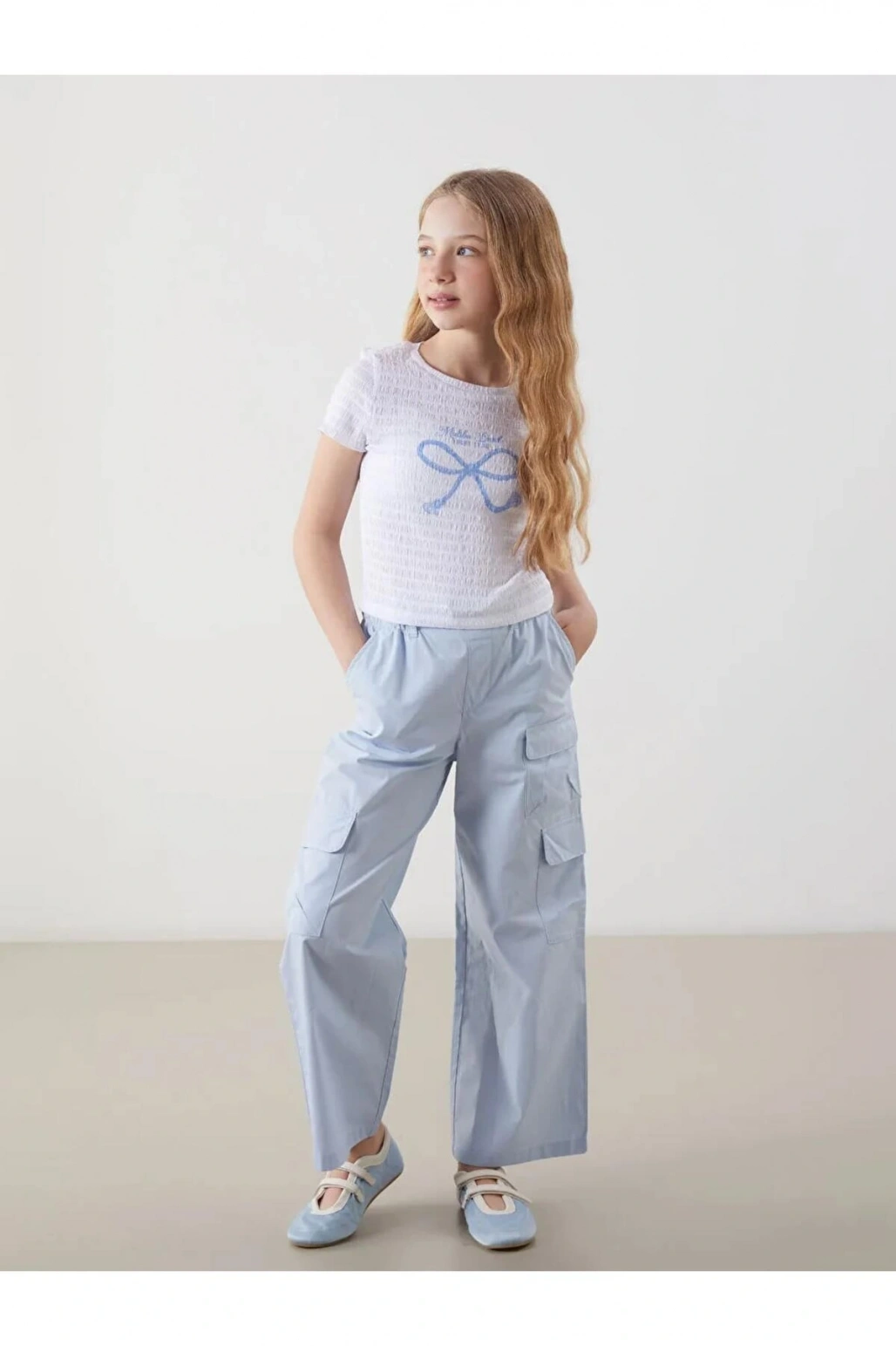 LCW Kids Beyaz Bisiklet Yaka Fiyonk Baskılı Kız Çocuk Crop Tişört