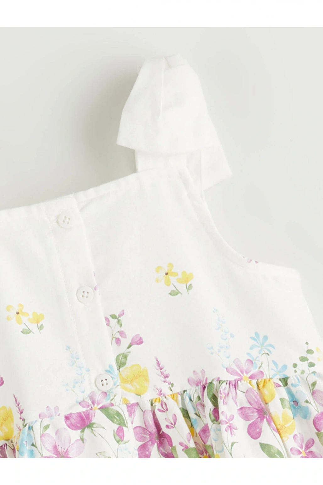 LCW Kids Beyaz Kare Yaka Çiçekli Saten Kız Çocuk Elbise S5GH10Z1NVY25