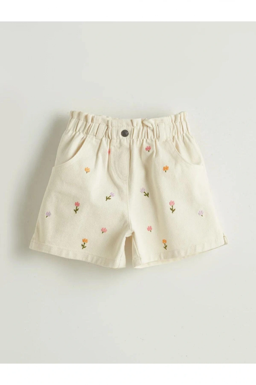 LCW Kids Ekru Çiçekli Gabardin Kız Çocuk Şort