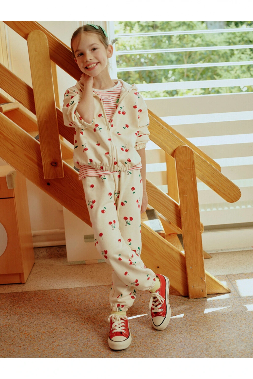 LCW Kids Kiraz Baskılı Kız Çocuk Jogger Eşofman Altı (W5)