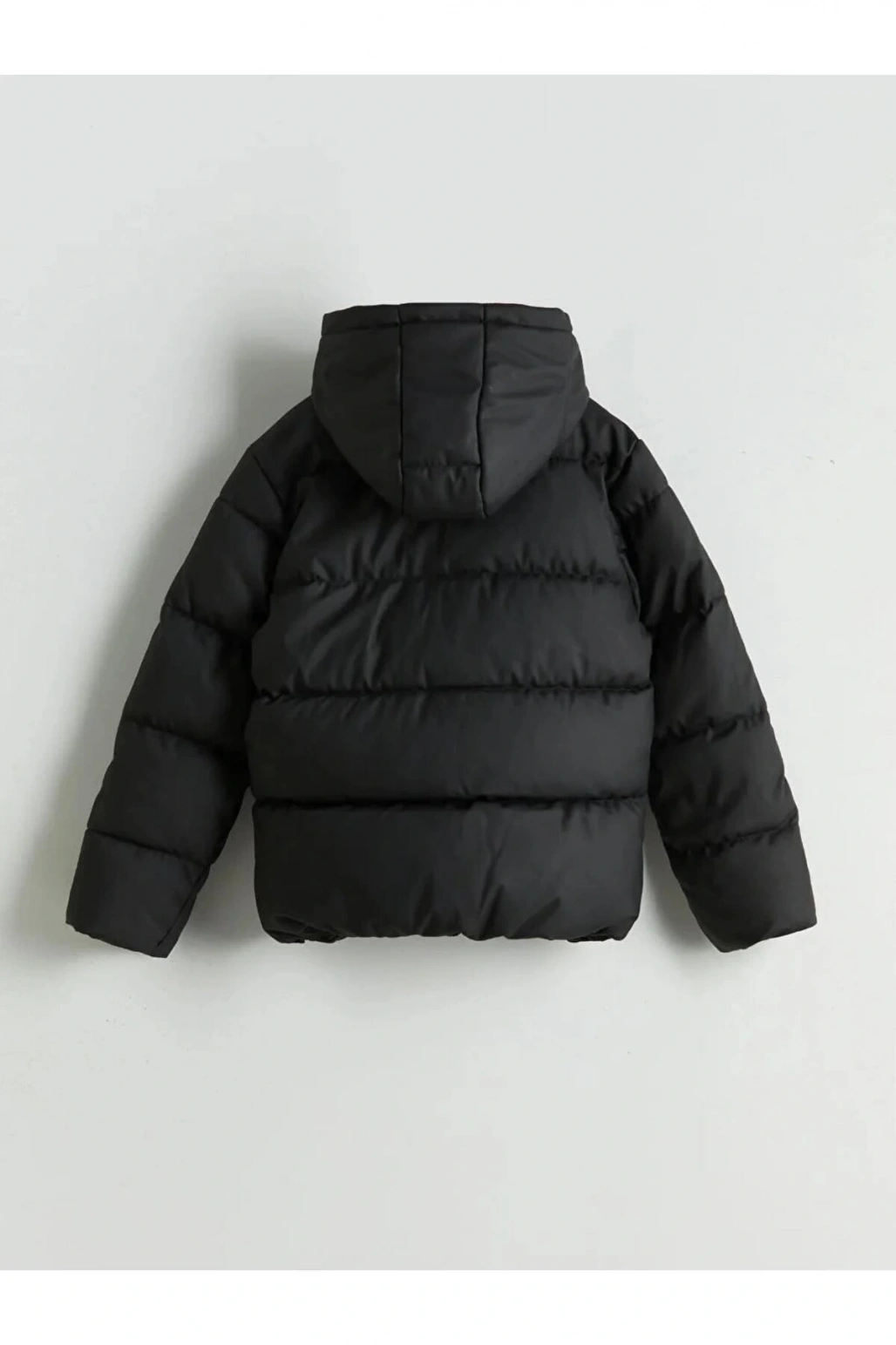 LCW KidsSiyah Kapüşonlu Erkek Çocuk Şişme Mont