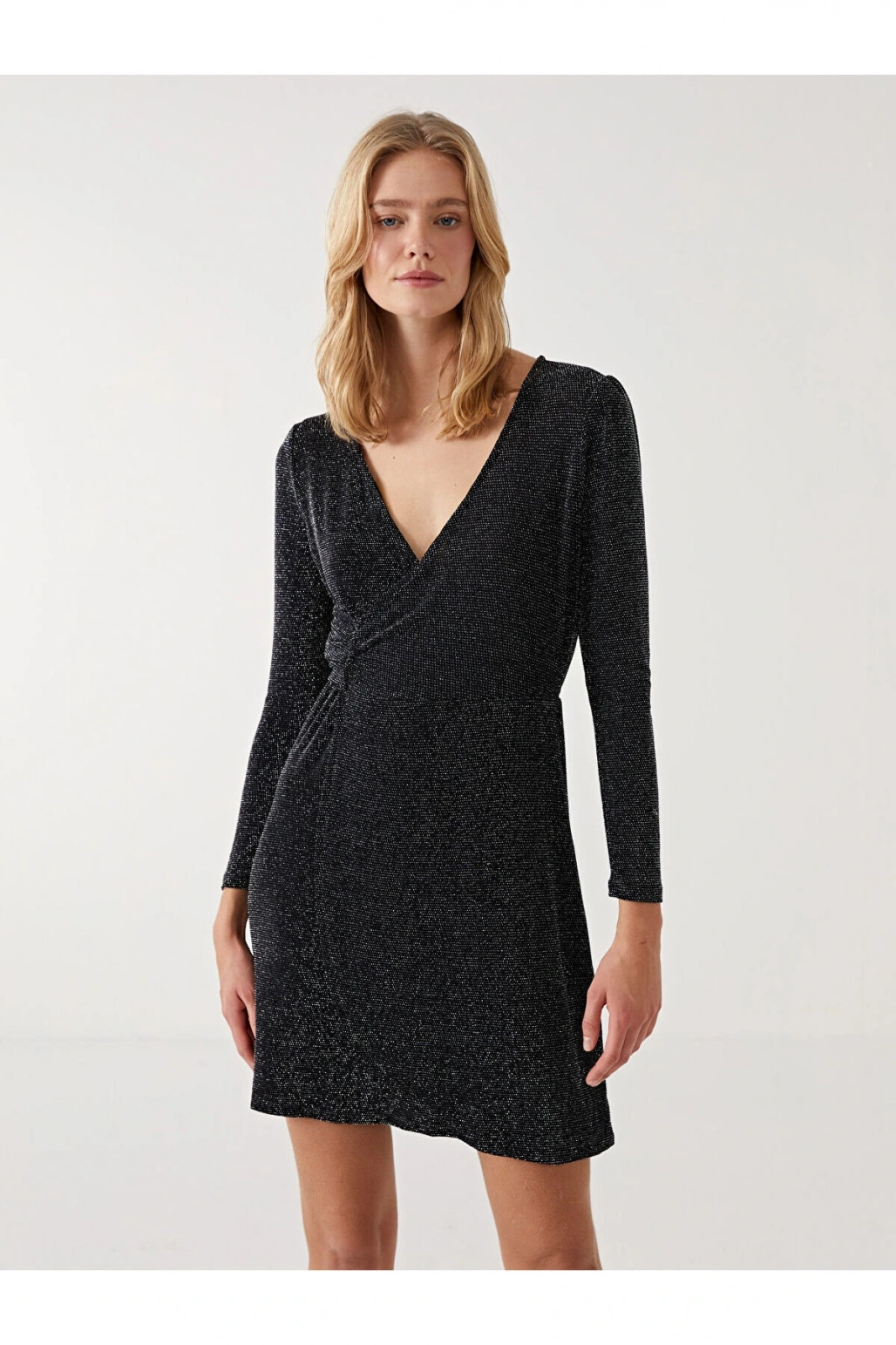 LCW Kruvaze Yaka Parlak Görünümlü Kadın Elbise