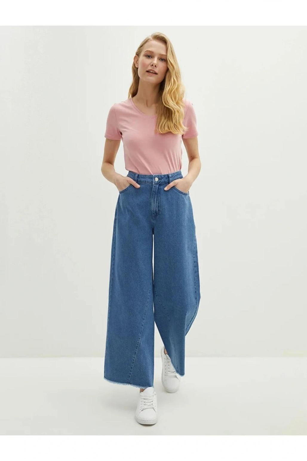 LCW Modest İndigo Cep Detaylı Bol Paça Kadın Rodeo Jean Pantolon