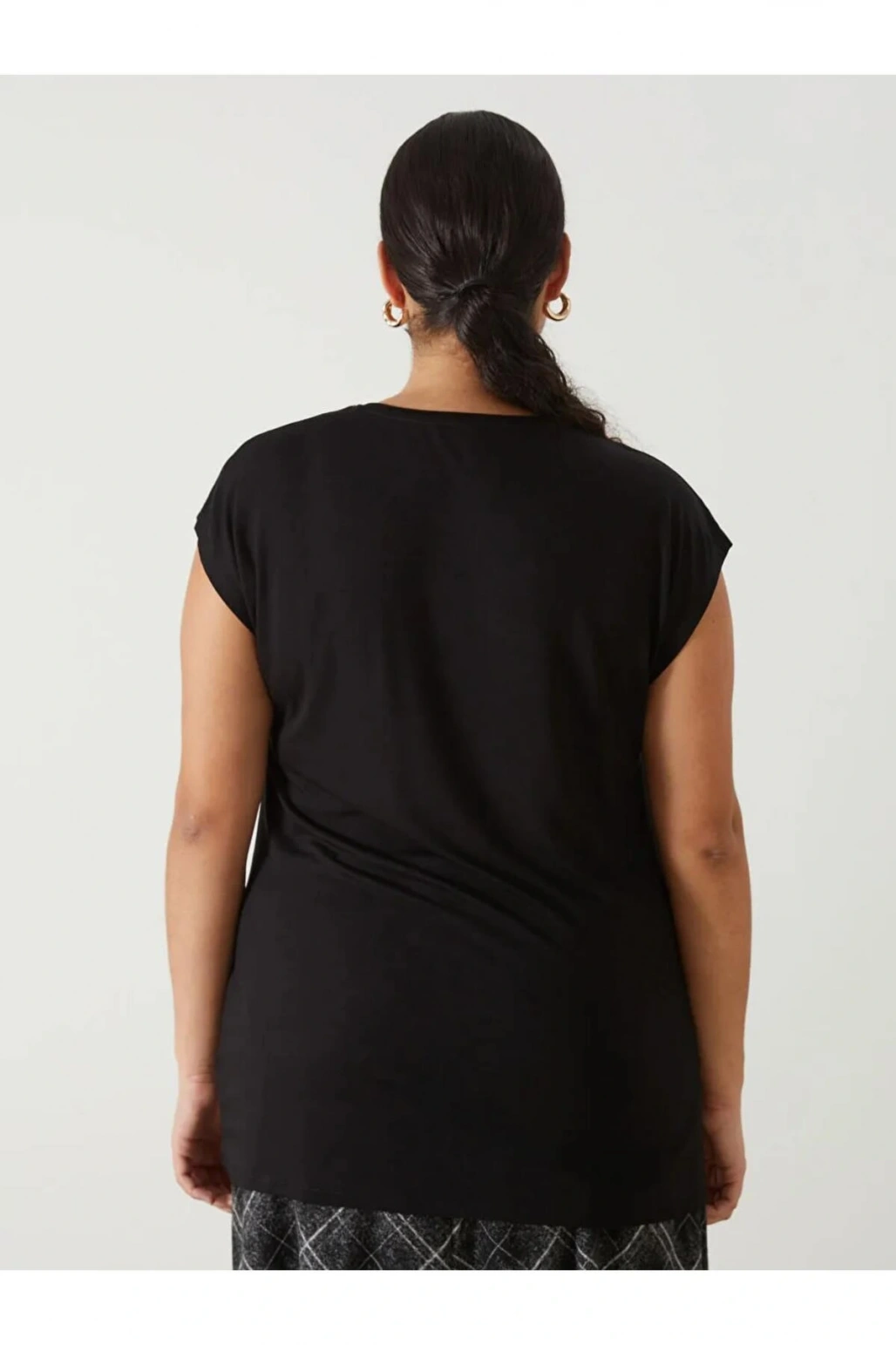 LCW Modest Siyah Bisiklet Yaka Kadın Tunik