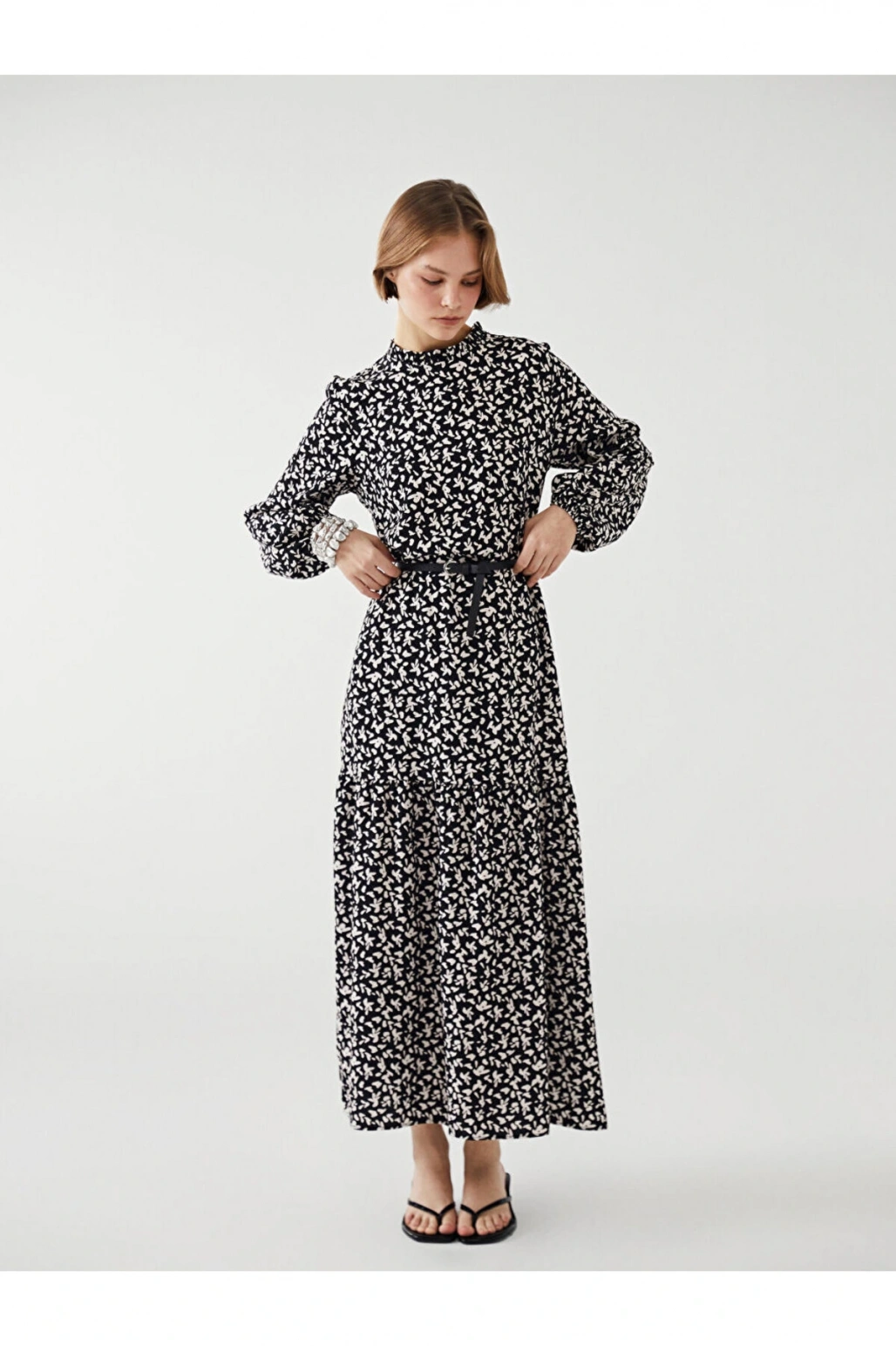 LCW Modest Siyah Dik Yaka Desenli Kadın Elbise